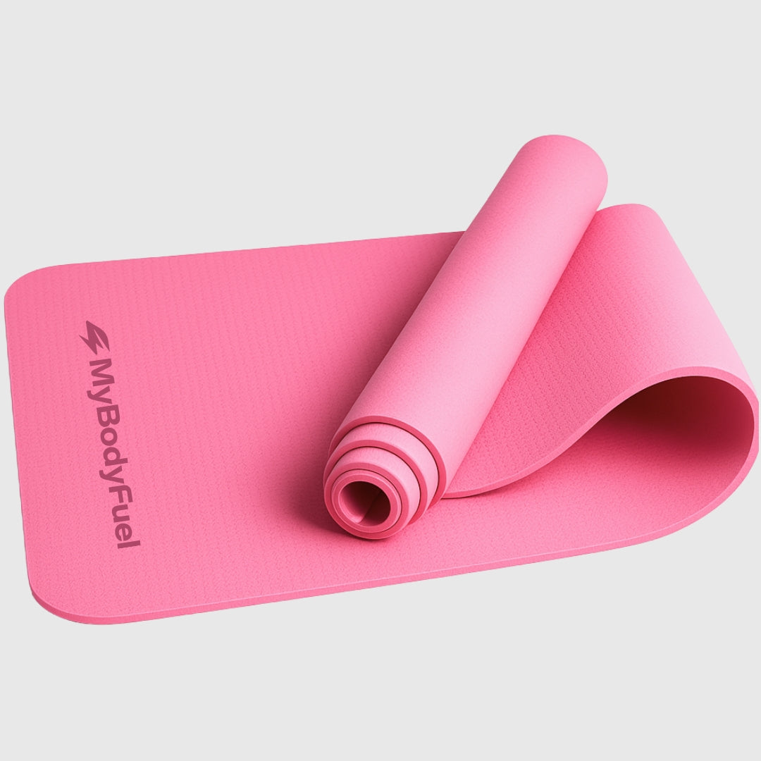 Licht roze yogamat MyBodyFuel – opgerold, 6 mm dik, antislip