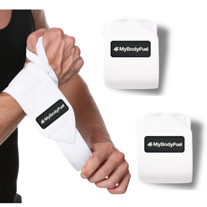 MyBodyFuel wrist wraps – set van 2 polsbandages voor krachttraining, fitness en gewichtheffen – wit – voorbeeld van gebruik om de pols