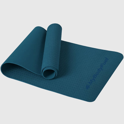 Blauwe yogamat MyBodyFuel – opgerold, 6 mm dik, antislip