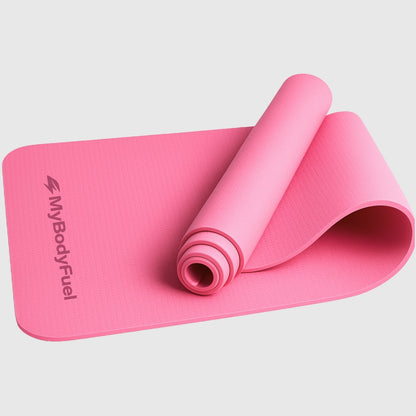 Licht roze yogamat MyBodyFuel – opgerold, 6 mm dik, antislip